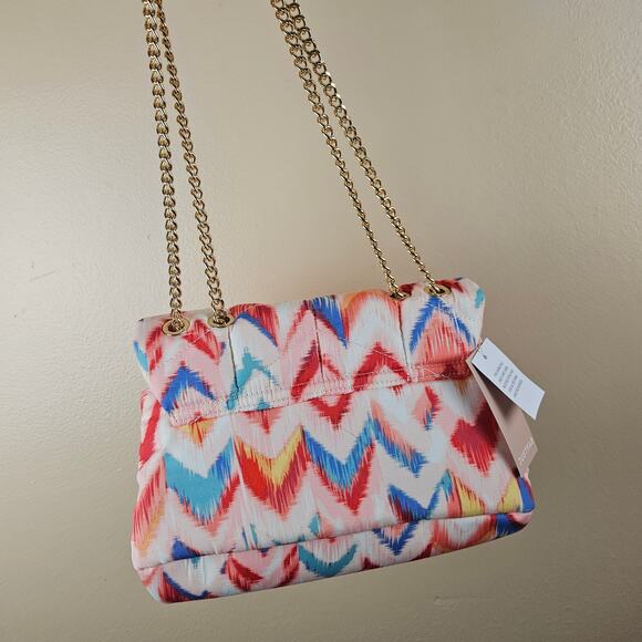 JustFab Triangle Quilted Chevron Crossbody Bag Womens - Picture 5 of 9